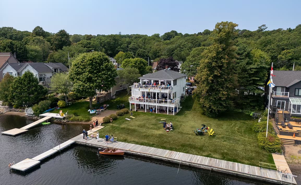 Austenville Owl's Club in Dartmouth